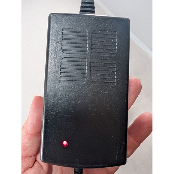 Polaroid AC Adapter Power Supply Charger Cord 9.5V 3.33A for portable DVD player - Picture 1 of 4